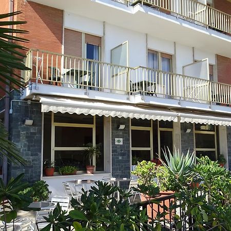 Hotel Ambassador Laigueglia Exterior photo