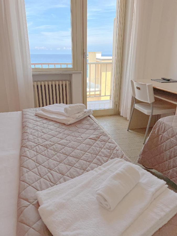 Hotel Ambassador Laigueglia Exterior photo